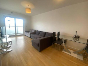 Stunning 2 Bedroom Apartment, Croydon